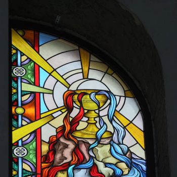 1549_witraz_prezb.jpg